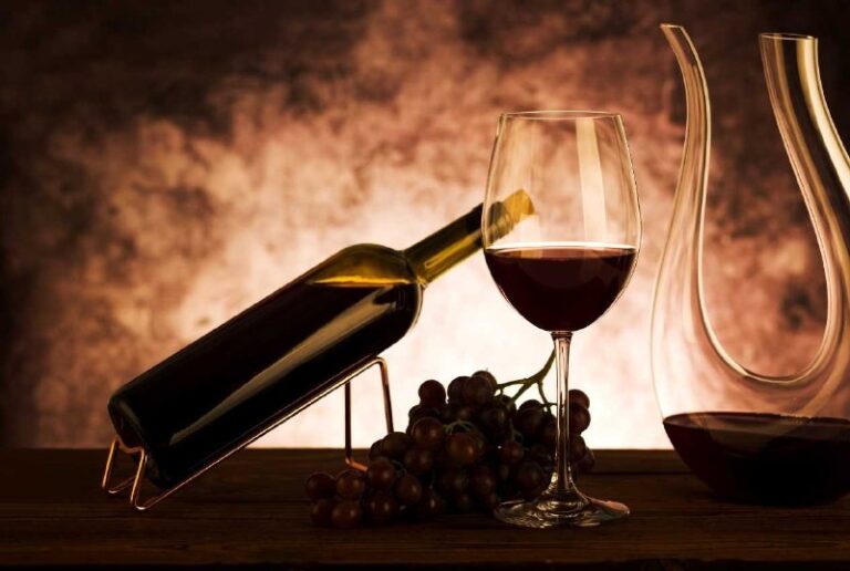 什麼是長命型葡萄酒？從 Wine Spectator 評選的 20 世紀 12 款佳釀看懂陳年酒的關鍵