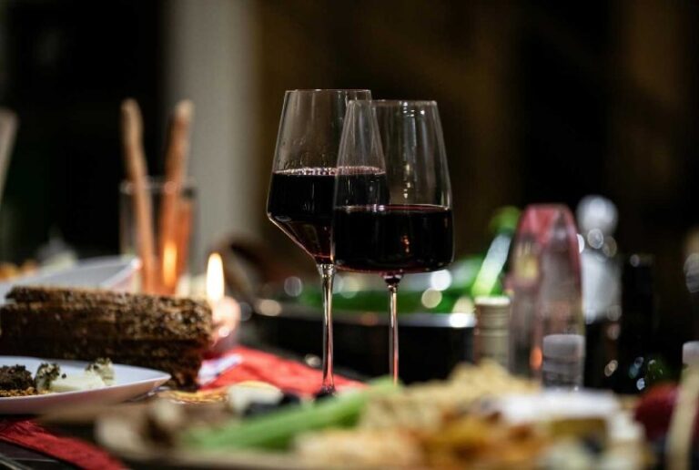 Aglianico 紅酒餐桌主圖